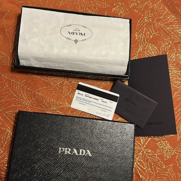 RARE Prada Saffiano Vernic Talco Studded Wallet 1M1132 - Picture 7 of 9